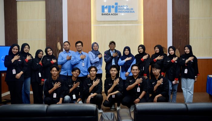 Tingkatkan Kapasitas Jurnalistik Penyiaran, LPM Perspektif FEB USK Lakukan Company Visit ke RRI Banda Aceh